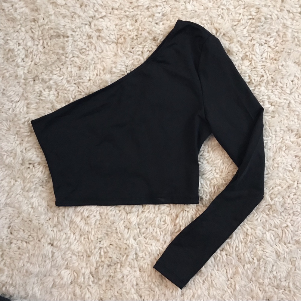 LF ONE SHOULDER CROP TOP